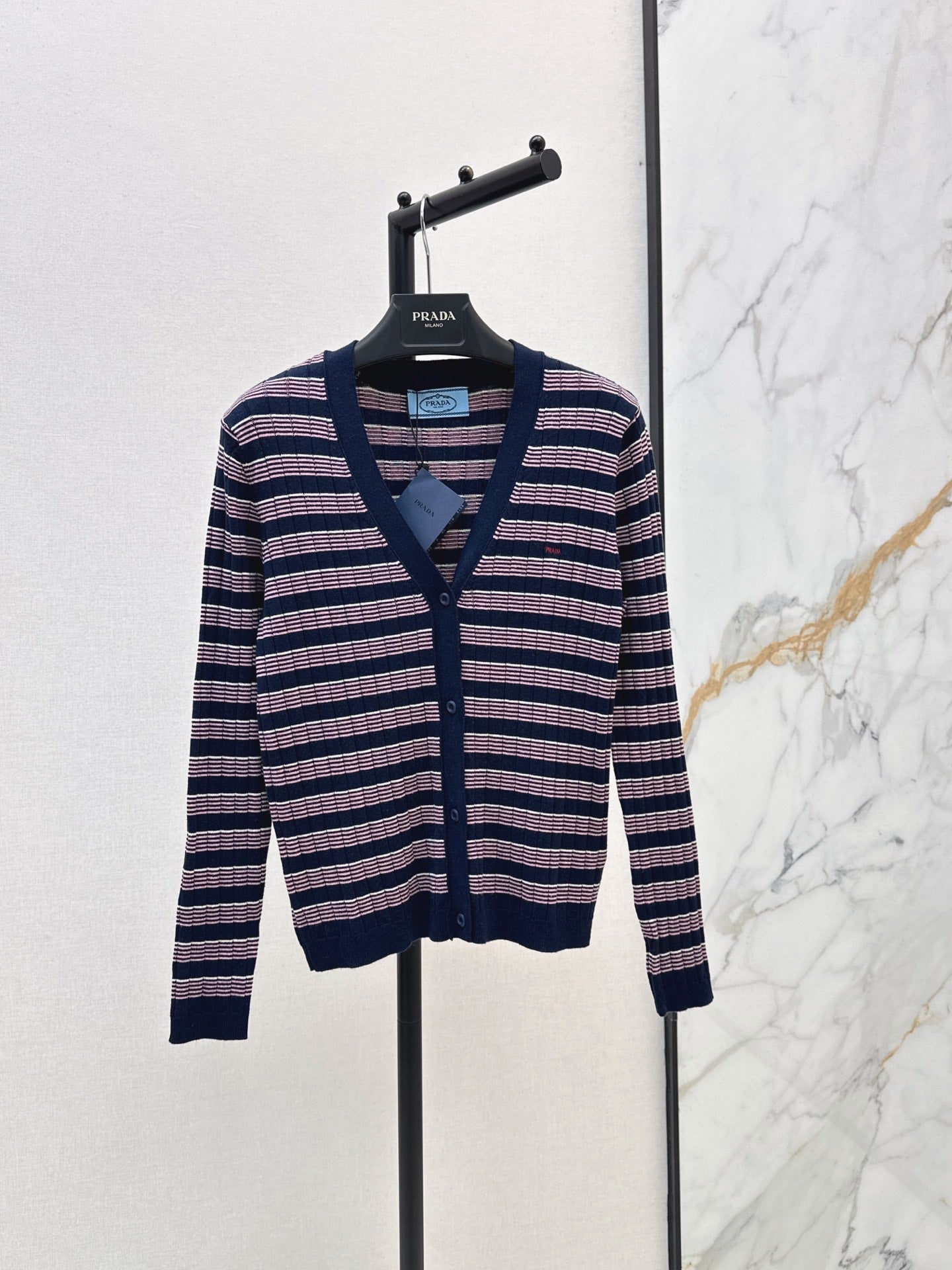 26FW New V-Neck Striped Knit Cardigan 🖤