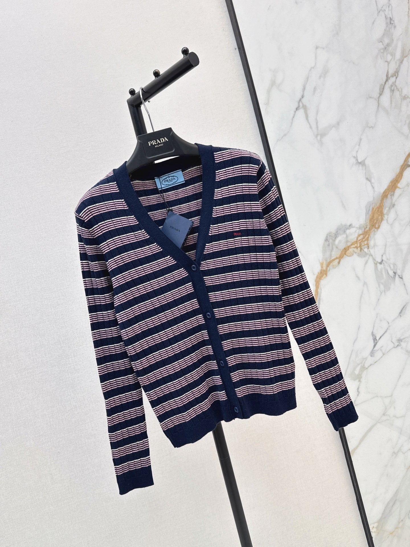 26FW New V-Neck Striped Knit Cardigan 🖤