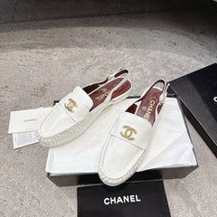 26FW New Pleated Flat Mules – Vintage-Style Closed-Toe Sandals