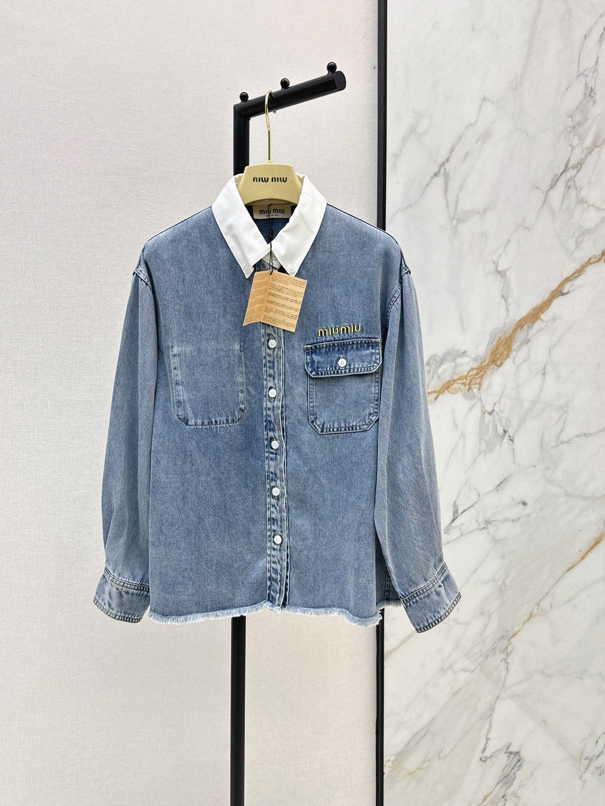 26FW New Denim Shirt with Embroidered Letter Logo and Contrast-Color Collar 🩵