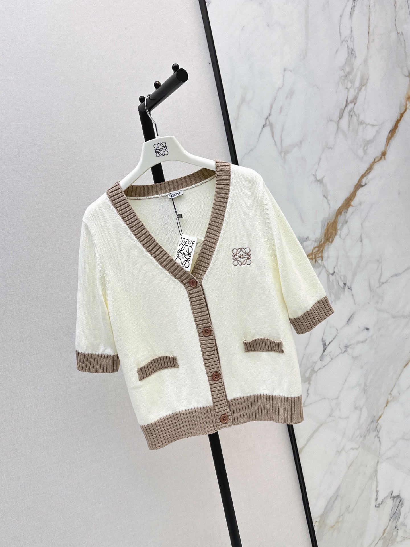 26FW New V-Neck Short-Sleeve Knit Top 🤍