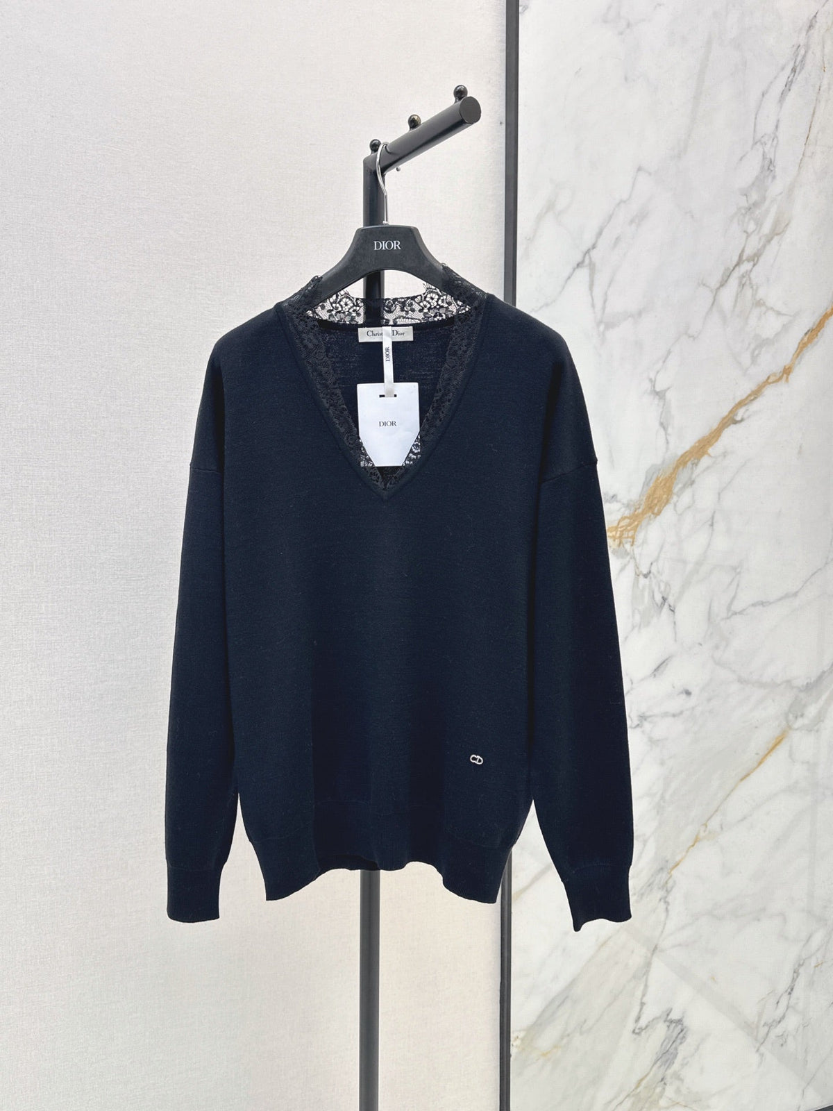 26FW New Cashmere Top with Lace-Panel V-Neck 🖤
