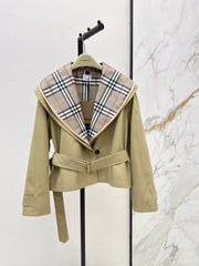 26FW New: Two-piece set featuring a trench coat with a large lapel and a plaid inner layer 🤎