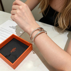 26FW New Self-Adjusting Open Cuff Bracelet