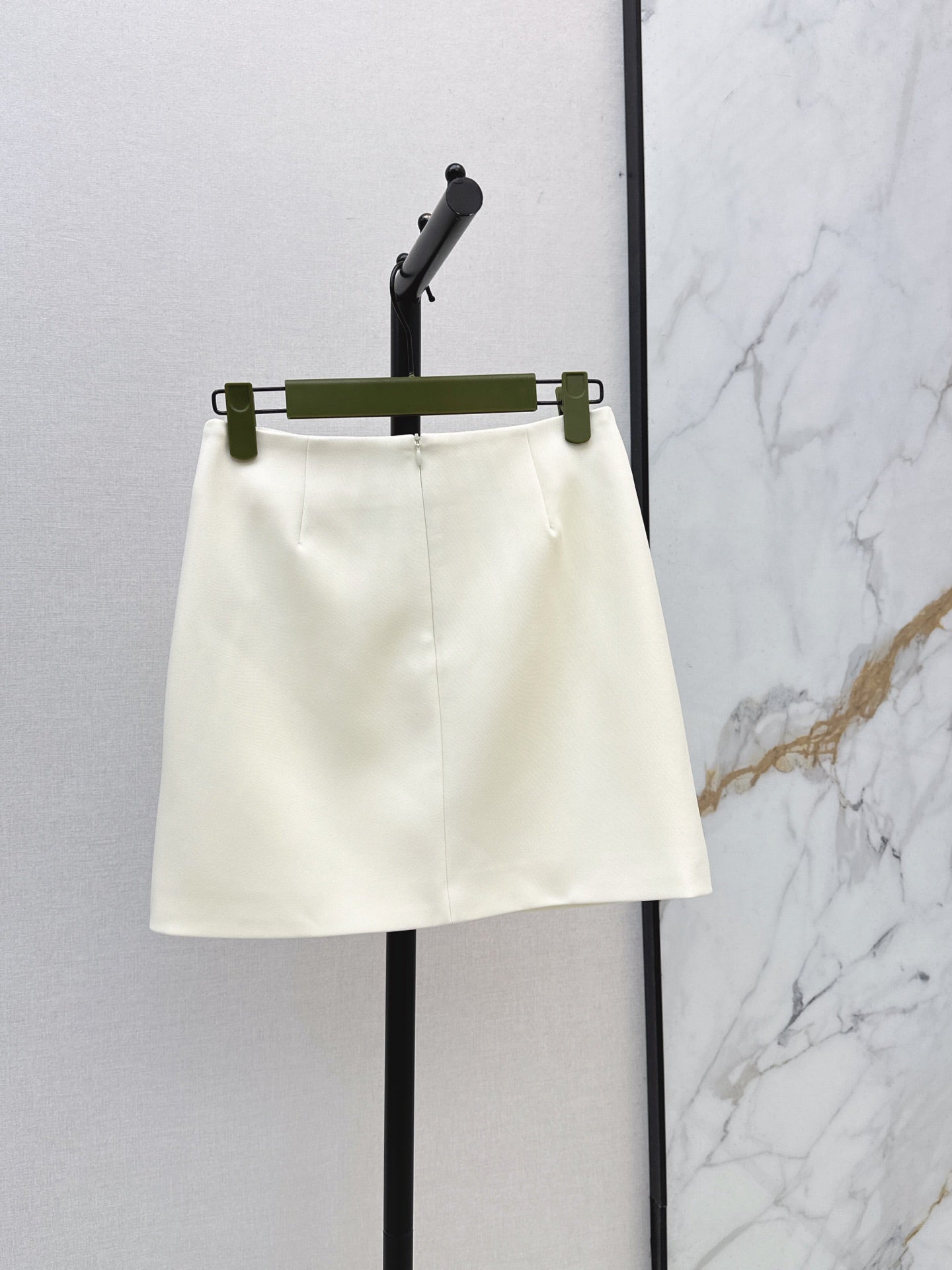 26FW NEW GG Metal-Buckle Mini Skirt 🤍