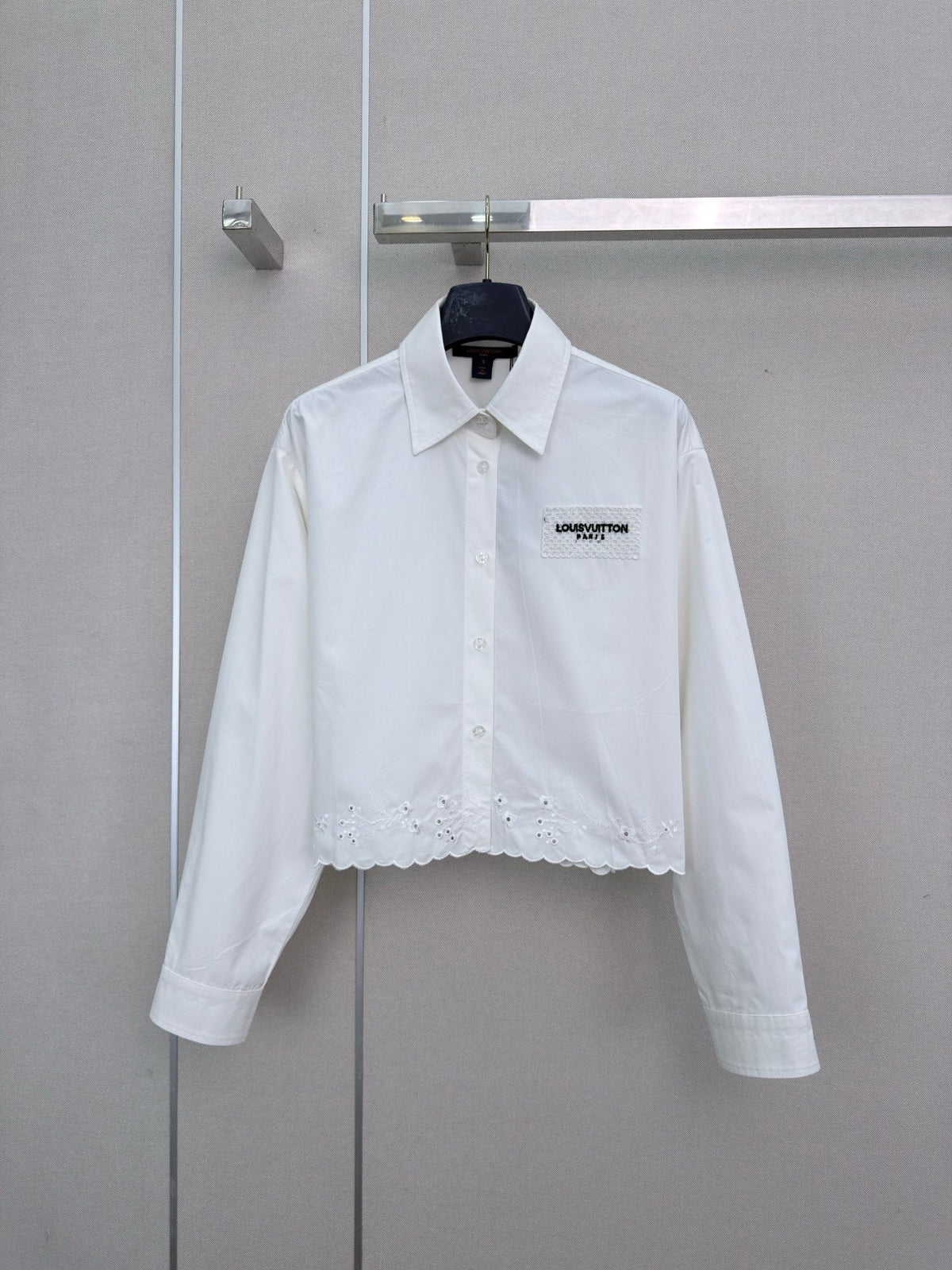 26FW New Cut-out Embroidered Long-Sleeve Shirt with Collar
